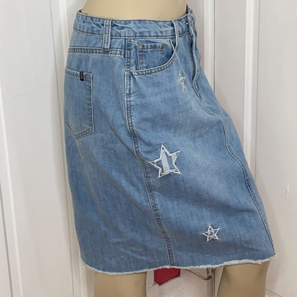 Buffalo David Bitton Ivy Starling Star Denim Skirt - Picture 3 of 9